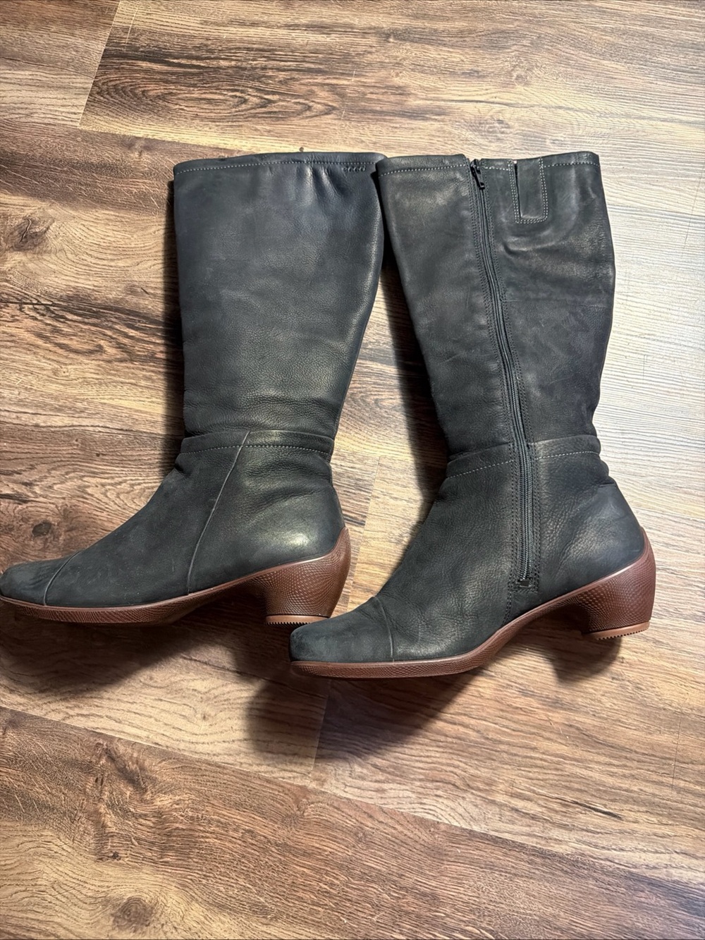 ECCO Women's Black ( Nubuck Type) Leather Tall Boot Brown Heel Sz 38 US 7.5 Zip